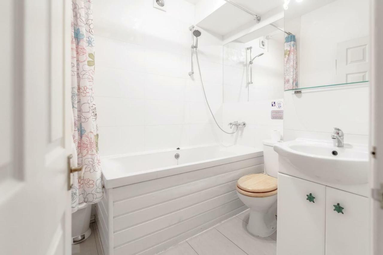 3 Bedroom Garden Flat - Central Location Лондон Екстер'єр фото