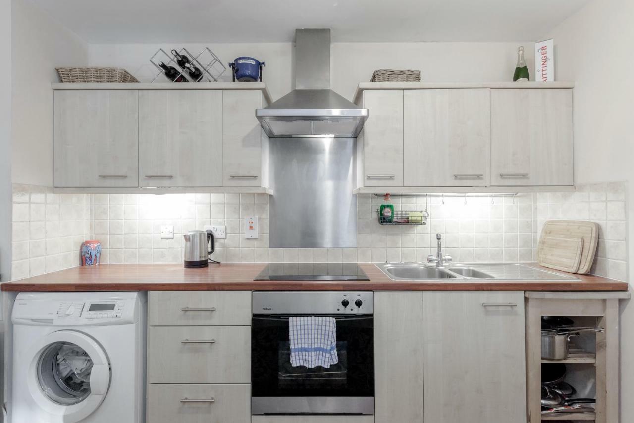3 Bedroom Garden Flat - Central Location Лондон Екстер'єр фото